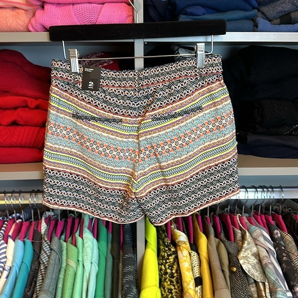 The Limited black/orange/blue/yellow print 4” shorts size 2P NWT - Picture 3 of 3